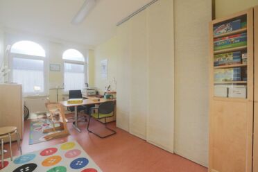 Ein Therapieraum mit Spielmöglichkeiten